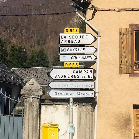 Marie De Campan - Le Vieux Village