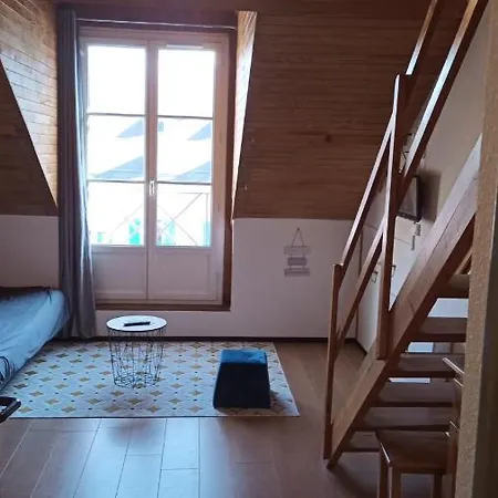 Marie De Campan - Le Vieux Village *