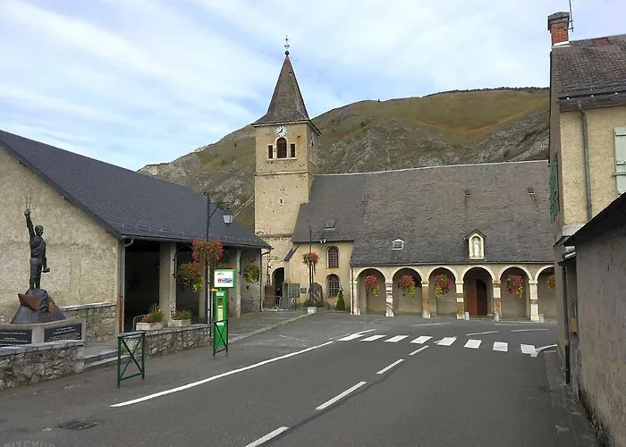 Marie De Campan - Le Vieux Village *