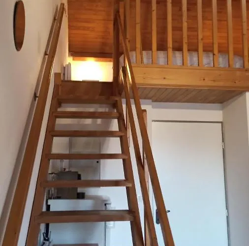 Marie De Campan - Le Vieux Village *