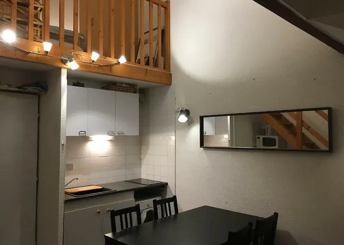 Marie De Campan - Le Vieux Village